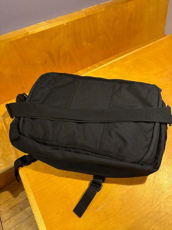 LIKE NEW Timbuk2 Custom Laptop Messenger Travel Bag - Picture 2 of 10